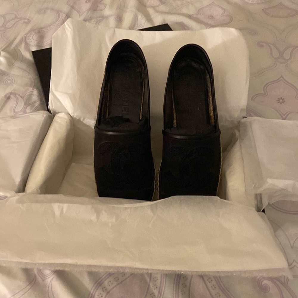 Authentic, Chanel shoes - Picture 2 of 13